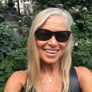 Meet your Posher, Jenny